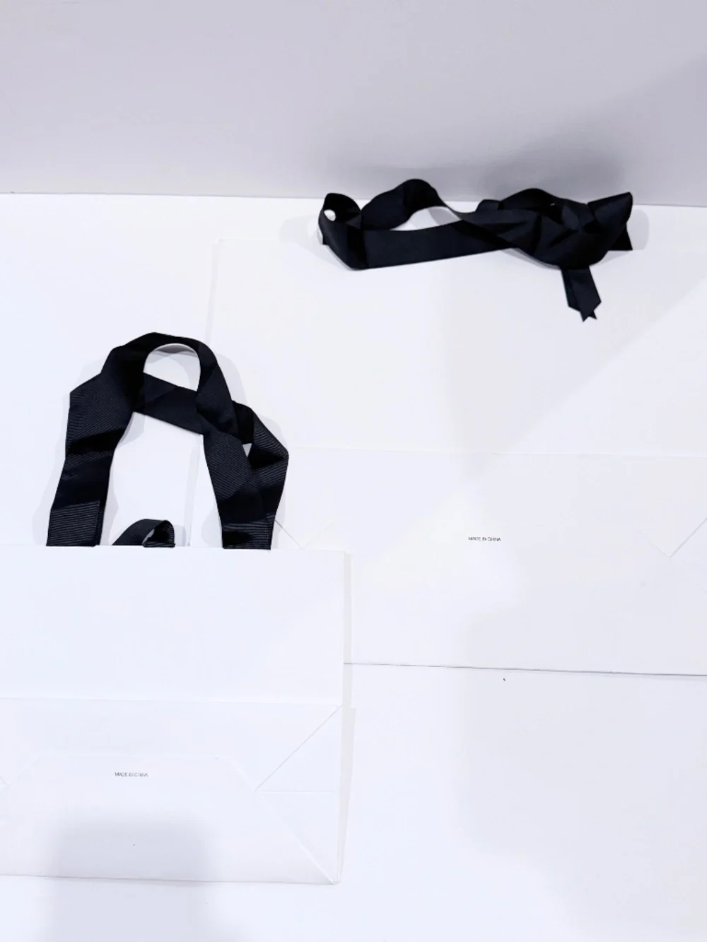 Four Seasons Hotels & Resorts Gift Bags Set of 2